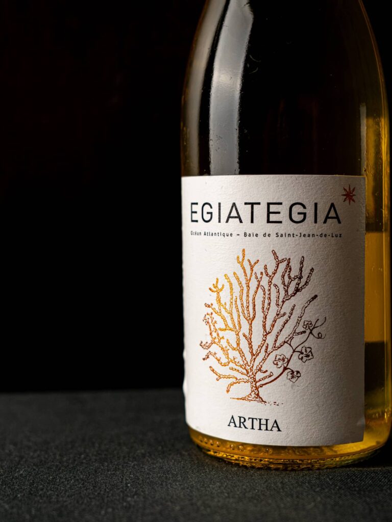 egiategia artha blanc artha blanc