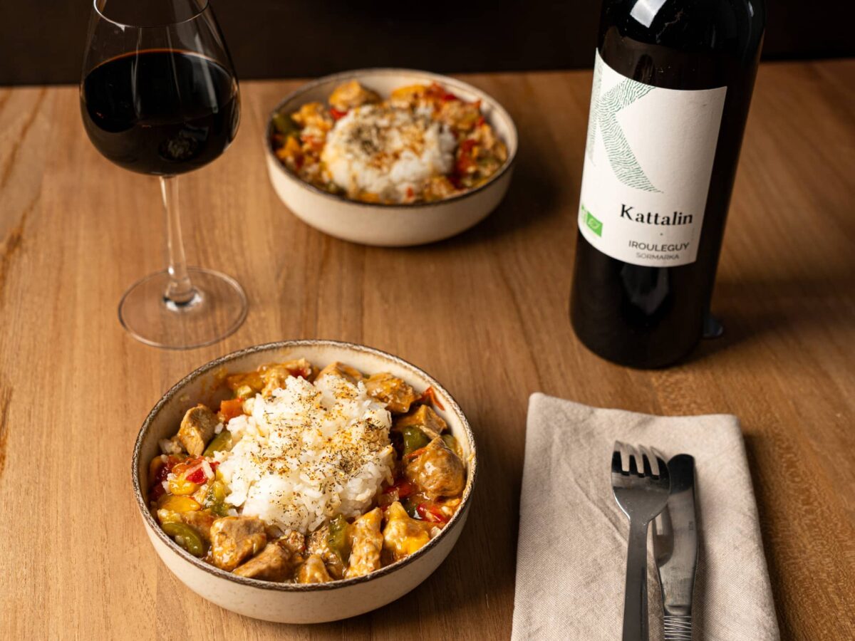 axoa de veau accord basque Kattalin rouge AOP Irouléguy