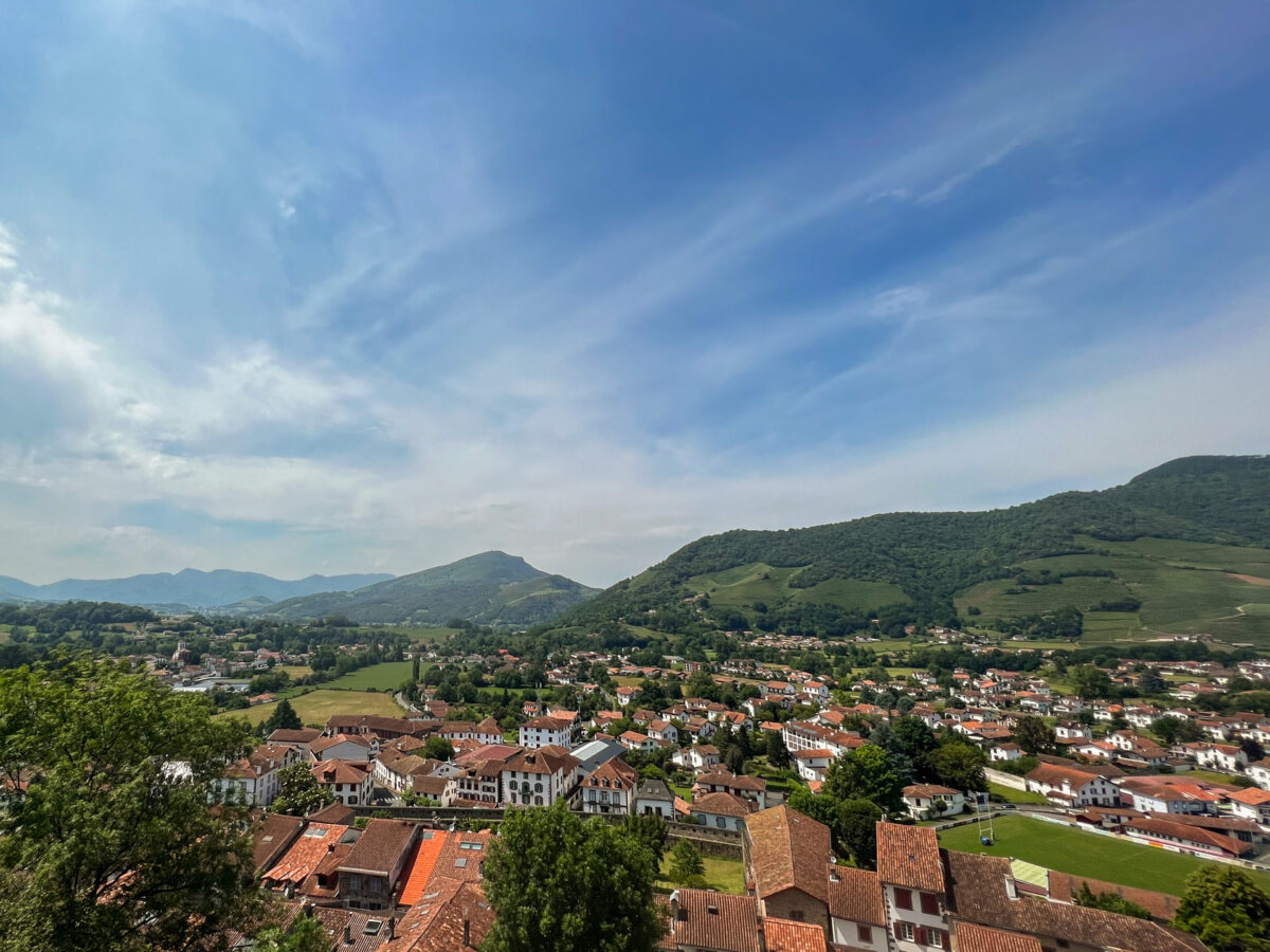 Escapade dans les terres basques : 5 endroits à découvrir loin de la côte