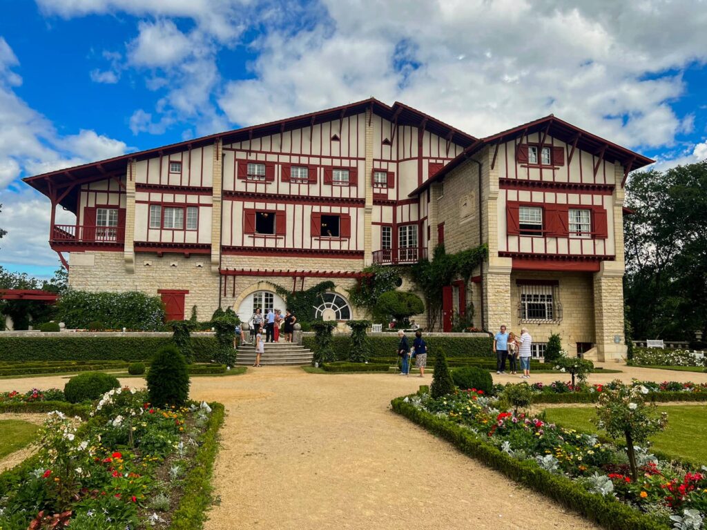 pays basque villa arnaga terres basques